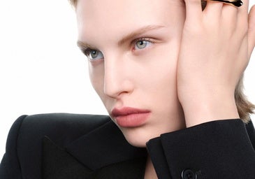 Por fin una barra de labios mate que no se reseca: es la barra de labios de lujo que arrasará